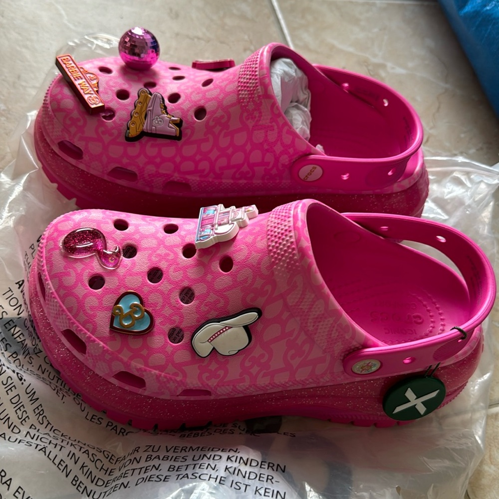 Crocs Barbie The Movie Mega Crush Clog and Barbie Jibbitz size 9